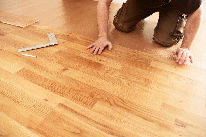 Parquet inchiodato